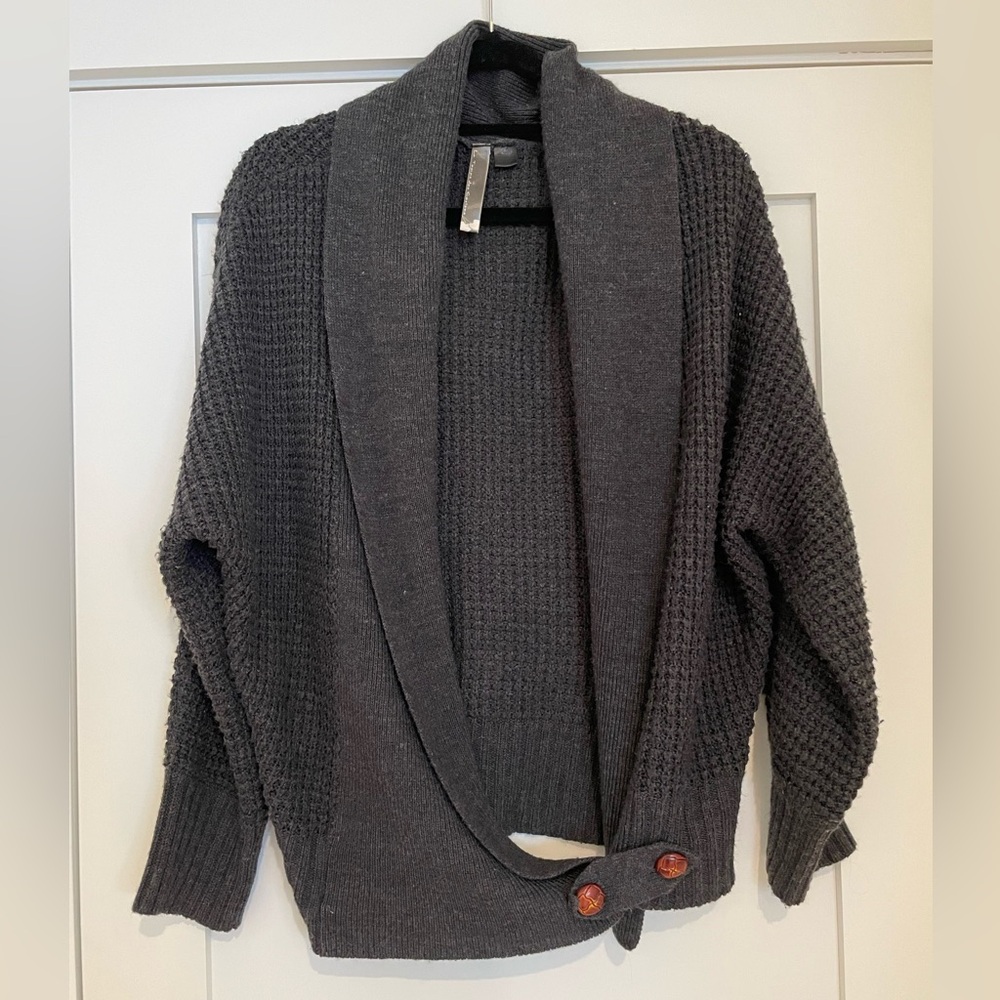 Chic Le Temps des Cerises Cardigan, Perfect for Layering (M)